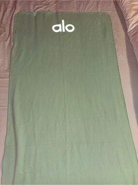 ALO Yoga mat towel in Sage Green
